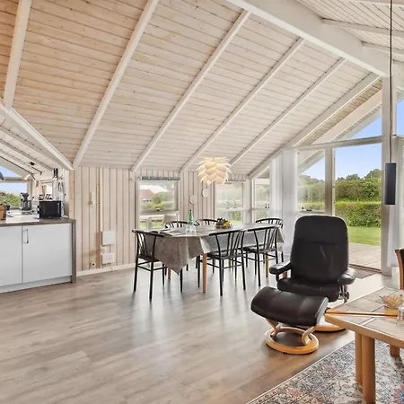 Semesterbostad Aarne - 300m From The Sea By Interhome